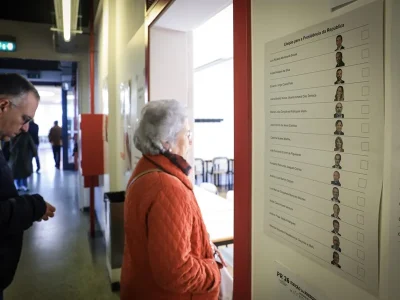 Portugal acude a las urnas en una histórica segunda vuelta