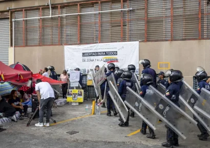 Familiares de presos políticos en Caracas llevan más de 48 horas en huelga de hambre