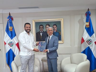 Gobierno entrega al Senado las memorias institucionales de 2025