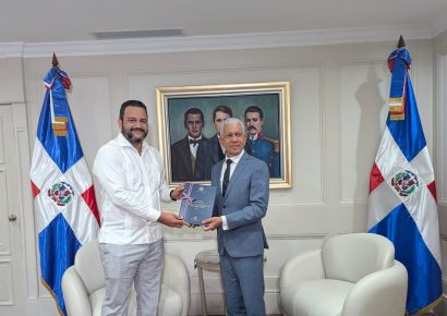 Gobierno entrega al Senado las memorias institucionales de 2025