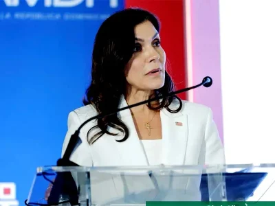 Embajadora de EE.UU. en RD critica a Bad Bunny por cuestionar política migratoria durante el Super Bowl