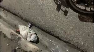 Hallan recién nacida abandonada en un contén en San Juan de la Maguana