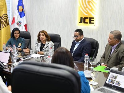 JCE y Conadis entregan cédula accesible a personas con discapacidad
