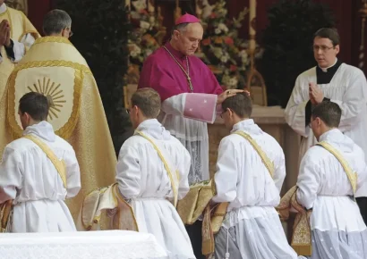 El Vaticano exige a los lefebvristas detener ordenaciones episcopales bajo amenaza de cisma