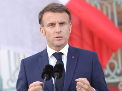 Macron busca «reactivar un canal de diálogo con Rusia con total transparencia»