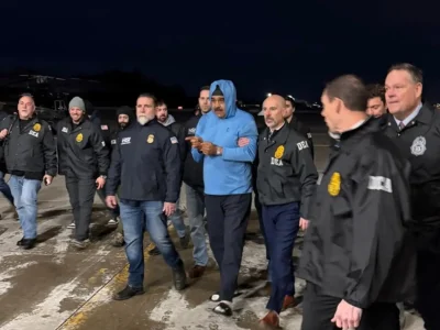 Maduro pide desestimar el caso en EE.UU. tras negársele licencia para pagar su defensa