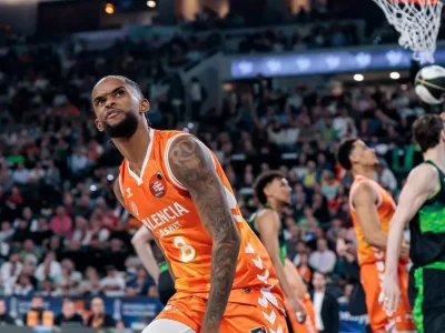 Montero y Badio desarman al Joventut y clasifican al Valencia a semifinales