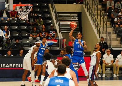 República Dominicana hace historia y vence a Estados Unidos en las eliminatorias FIBA