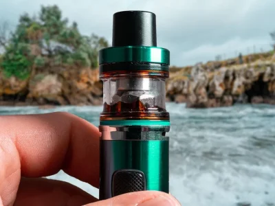 Estudios recientes refuerzan los riesgos del vapeo para la salud