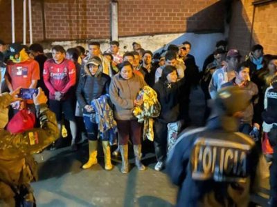 Policía Nacional del Ecuador rescata a 49 secuestrados en mina de Azuay