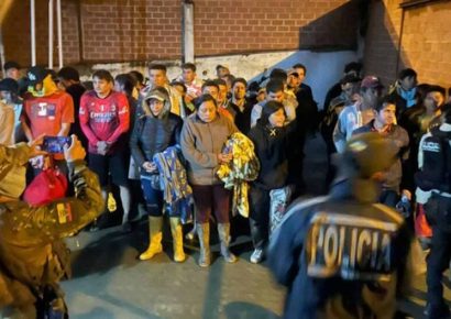 Policía Nacional del Ecuador rescata a 49 secuestrados en mina de Azuay