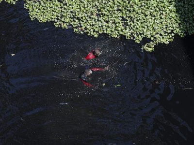 Cuatro heridos tras accidente en el puente de Villa Mella; un motorista sigue desaparecido tras caer al río Isabela