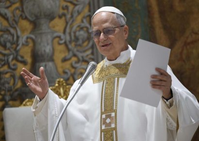 El papa León XIV nombra a Luis Marín nuevo limosnero del Vaticano, reemplazando a Krajewski, figura clave del papa Francisco