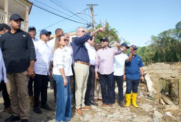 Abinader visita Gaspar Hernández y ordena compensaciones por inundaciones