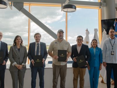 Medio Ambiente y Aerodom impulsan proyecto piloto de carbono azul para proteger ecosistemas costeros