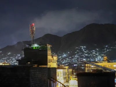 Gobierno talibán denuncia bombardeo paquistaní en Kabul y eleva a 400 los fallecidos