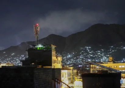 Gobierno talibán denuncia bombardeo paquistaní en Kabul y eleva a 400 los fallecidos