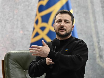 Zelenski alerta que Ucrania recibe menos ayuda militar por la guerra en Irán