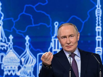 Oligarcas rusos ofrecen fondos para sostener la guerra en Ucrania ante déficit estatal, según el Kremlin
