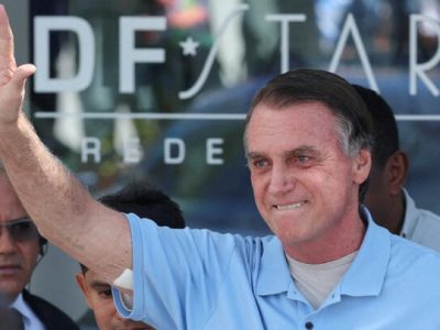 Bolsonaro sale del hospital tras dos semanas ingresado y comienza arresto domiciliario