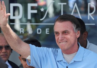 Bolsonaro sale del hospital tras dos semanas ingresado y comienza arresto domiciliario