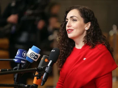 Kosovo: La presidenta Osmani disuelve el Parlamento y convoca nuevas elecciones