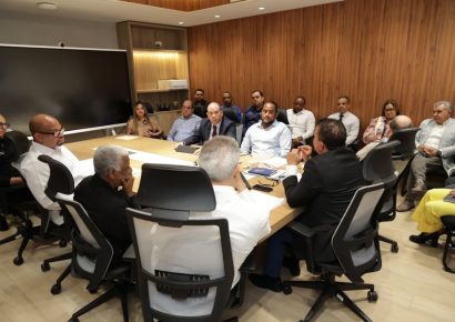 Autoridades del SNS sostienen reunión para coordinar acciones en la Red Hospitalaria en Semana Santa