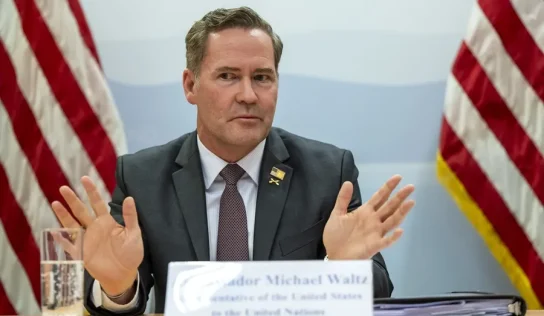 EE.UU. insta a aliados a proteger buques en el estrecho de Ormuz ante ofensiva contra Irán