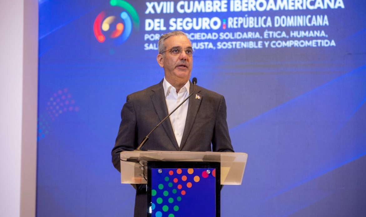 Presidente Abinader impulsa el seguro como motor de desarrollo hacia 2036