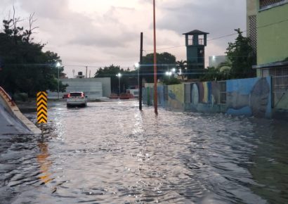 Fuertes lluvias provocan ligeras inundaciones en el Gran Santo Domingo