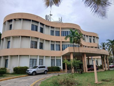 Colegio Dominicano de Periodistas exige sanciones contra agente policial que amenazó a reporteros