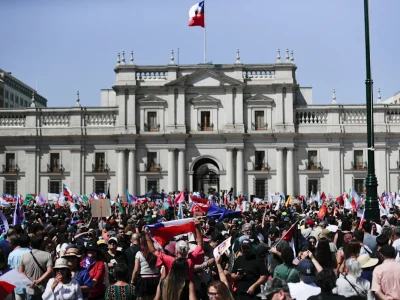 Miles de personas despiden a Gabriel Boric en La Moneda en su último fin de semana como presidente