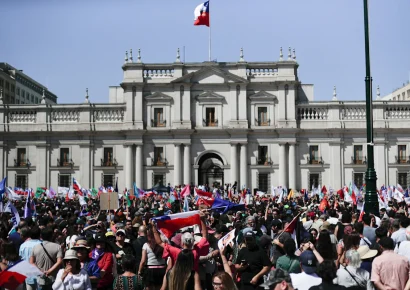 Miles de personas despiden a Gabriel Boric en La Moneda en su último fin de semana como presidente