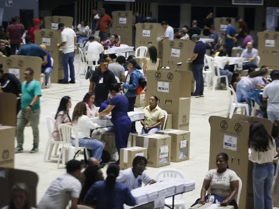 Elecciones en Colombia avanzan con normalidad y alta participación ciudadana