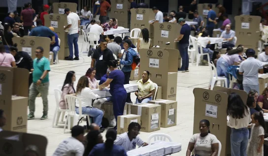 Elecciones en Colombia avanzan con normalidad y alta participación ciudadana