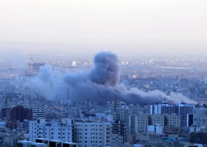 Israel bombardea tres aeropuertos en Irán y ataca la Asamblea que elegirá al sucesor de Jameneí