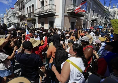 Miles marchan en Puerto Rico contra ambicioso proyecto turístico-residencial