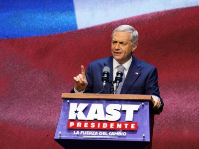 Kast responsabiliza a Bachelet de crisis estructurales en Chile