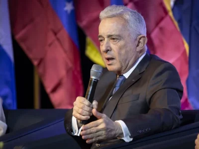 Elecciones legislativas en Colombia dejan cientos de candidatos “quemados”, incluido Álvaro Uribe