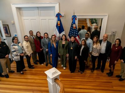 La Primera Dama Raquel Arbaje visita la Embajada Dominicana en Washington