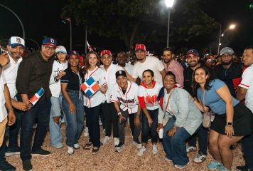 Alcaldía del DN proyecta triunfo de RD ante miles de fanáticos en el malecón