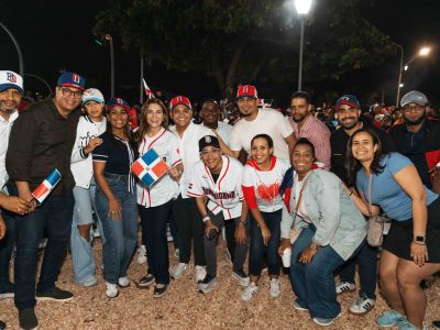 Alcaldía del DN proyecta triunfo de RD ante miles de fanáticos en el malecón