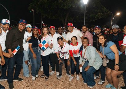 Alcaldía del DN proyecta triunfo de RD ante miles de fanáticos en el malecón