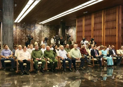 El nieto de Raúl Castro aparece públicamente en actos oficiales del Gobierno de Cuba por primera vez