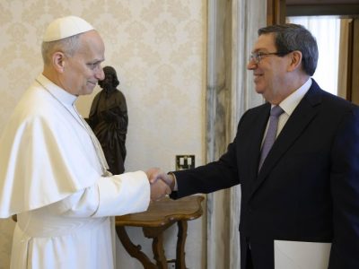 El papa León XIV recibe al ministro de Exteriores cubano en un contexto de tensiones con EE. UU.