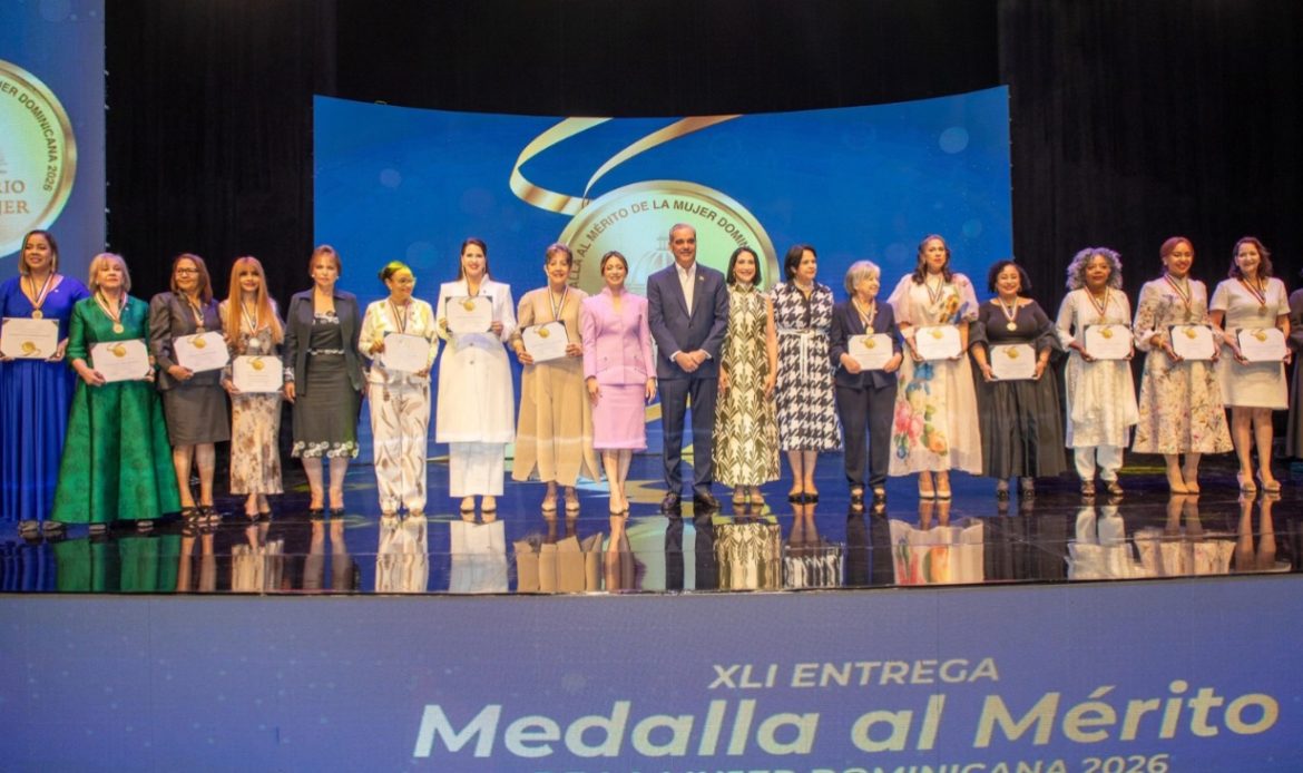 Presidente Abinader distingue a 22 mujeres dominicanas con la Medalla al Mérito por su liderazgo y contribución al país
