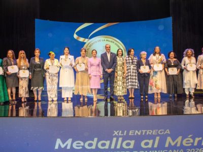 Presidente Abinader distingue a 22 mujeres dominicanas con la Medalla al Mérito por su liderazgo y contribución al país