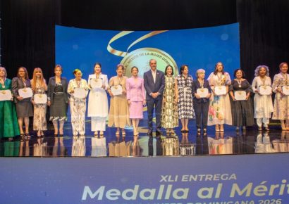 Presidente Abinader distingue a 22 mujeres dominicanas con la Medalla al Mérito por su liderazgo y contribución al país
