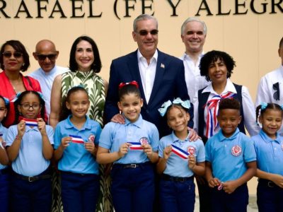 Abinader inaugura escuela en Domingo Savio que beneficiará a más de 800 estudiantes