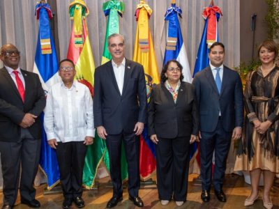 Presidente Abinader asiste a apertura de clase magistral que busca fortalecer la transparencia y rendición de cuentas a nivel internacional